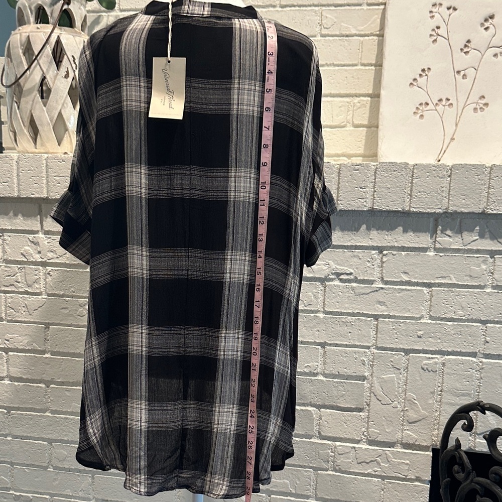 Universal Thread Black & White Plaid V-Neck Dolman Top - Picture 8 of 13